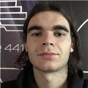 Étudiant en informatique enseigne les mathématiques basiques et peut initier à l’informatique simple de manière éducative